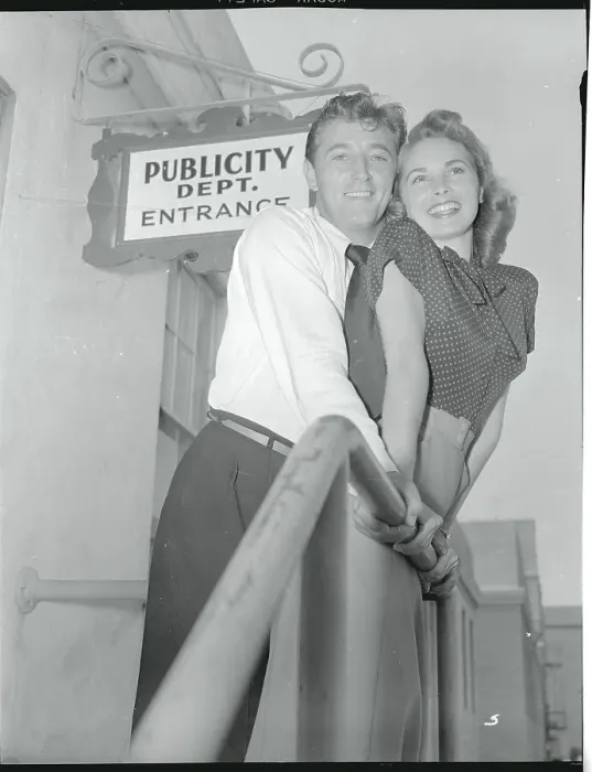 Framed Print : Janet Leigh and Robert Mitchum Taking a Break From Filming Framed Print : Janet Leigh and Robert Mitchum Taking a Break From Filming