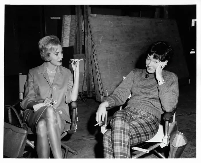 Framed Print : Janet Leigh And Shirley MacLaine In Two For The Seesaw Framed Print : Janet Leigh And Shirley MacLaine In Two For The Seesaw