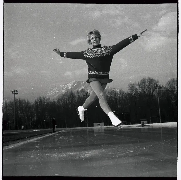 Framed Print : Janet Lynn Skating on Ice Framed Print : Janet Lynn Skating on Ice