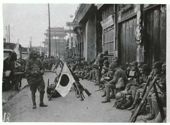 Framed Print : Japanese Having Chow in Pieping