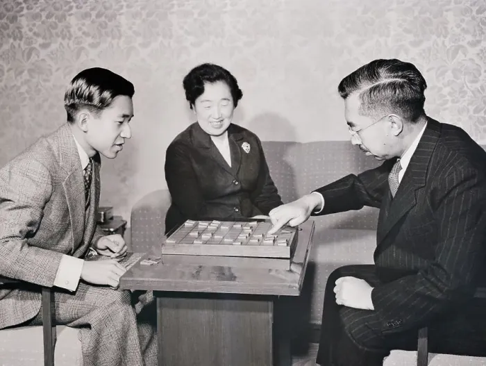 Framed Print : Japanese Royal Family Playing Game Framed Print : Japanese Royal Family Playing Game