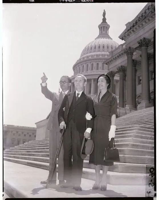 Framed Print : Japanese Tourists in Washington Framed Print : Japanese Tourists in Washington