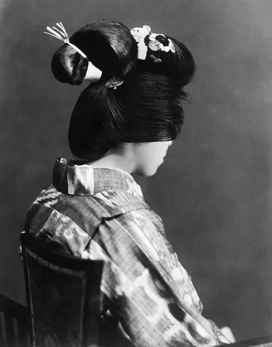 Framed Print : Japanese Woman Wearing a Bunkin-Takashimada Headdress Framed Print : Japanese Woman Wearing a Bunkin-Takashimada Headdress