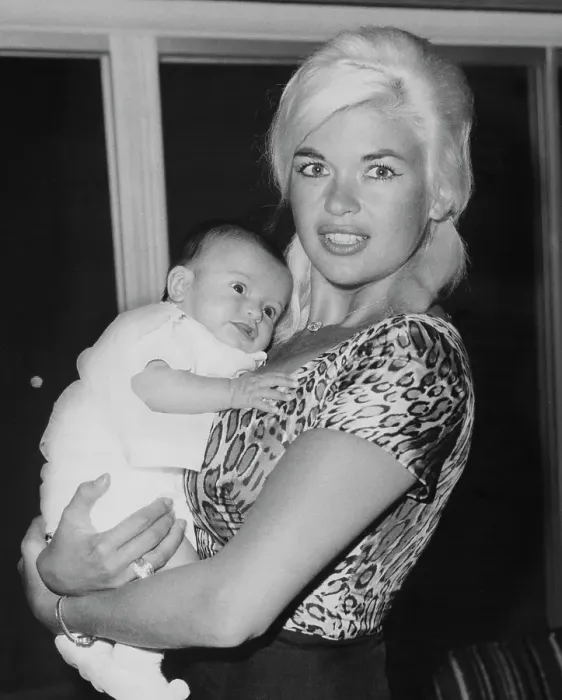 Framed Print : Jayne Mansfield With Baby Mariska Hargitay Framed Print : Jayne Mansfield With Baby Mariska Hargitay