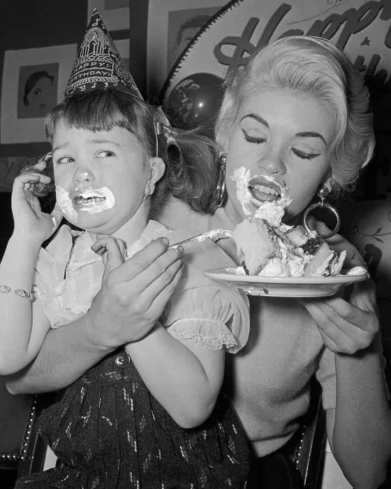 Framed Print : Jayne Mansfield and Jayne Marie Framed Print : Jayne Mansfield and Jayne Marie