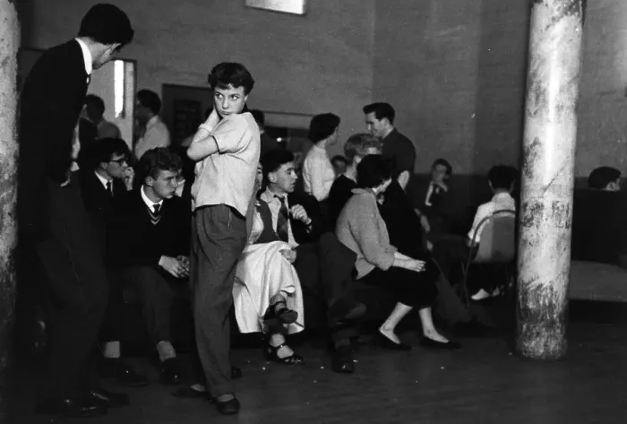 Framed Print : Jazz Club. 10th July 1954: Revellers get ready to rip it up inside a jazz club Framed Print : Jazz Club. 10th July 1954: Revellers get ready to rip it up inside a jazz club