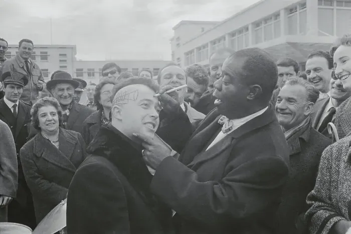 Framed Print : Jazz Great Louis Armstrong with His Fans Framed Print : Jazz Great Louis Armstrong with His Fans