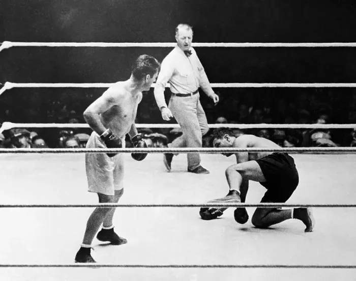 Framed Print : J.Dempsey On Canvas; G.Tunney; Boxing Framed Print : J.Dempsey On Canvas; G.Tunney; Boxing