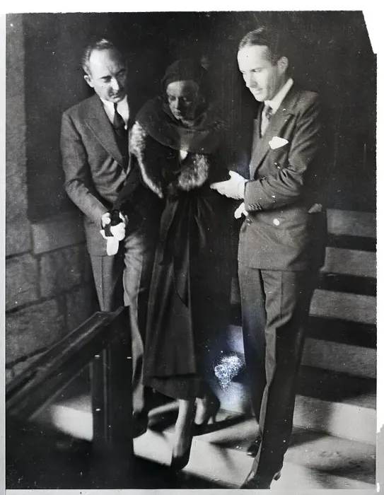 Framed Print : Jean Harlow On Arm Of Step-Father Framed Print : Jean Harlow On Arm Of Step-Father