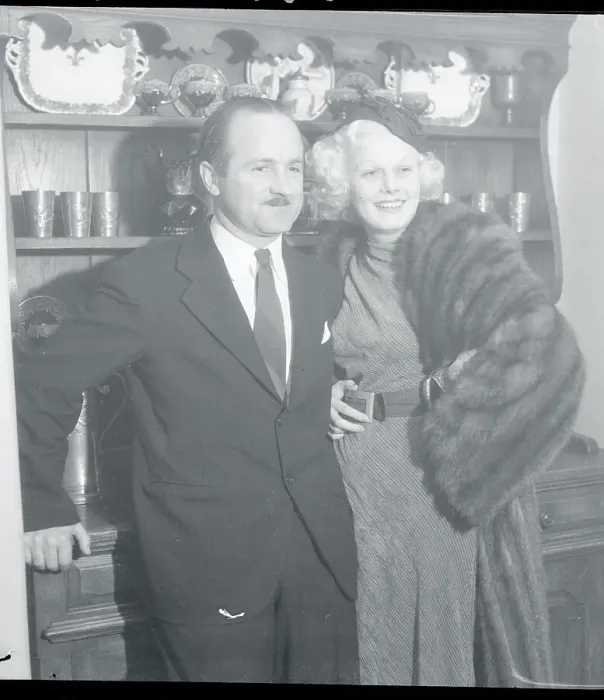 Framed Print : Jean Harlow Posing with Husband Harold Rosson Framed Print : Jean Harlow Posing with Husband Harold Rosson