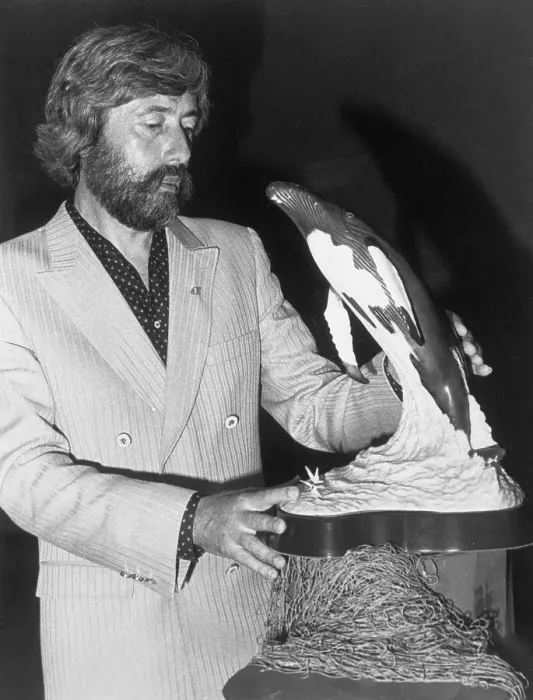 Framed Print : Jean Michel Cousteau with Whale Sculpture Framed Print : Jean Michel Cousteau with Whale Sculpture