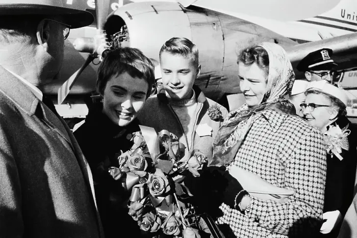 Framed Print : Jean Seberg Arrives Home Framed Print : Jean Seberg Arrives Home