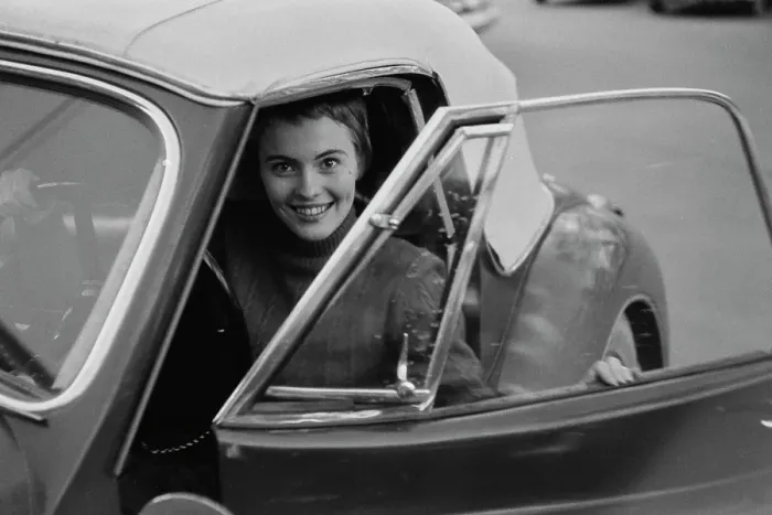 Framed Print : Jean Seberg In Roadser Framed Print : Jean Seberg In Roadser