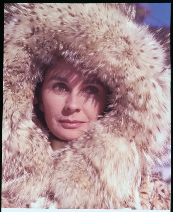 Framed Print : Jean Simmons in Fur Hooded Coat Framed Print : Jean Simmons in Fur Hooded Coat