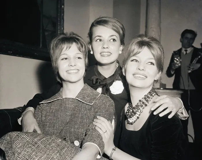 Framed Print : Jeanne Valery, Jeanne Moreau and Annette Stroyberg