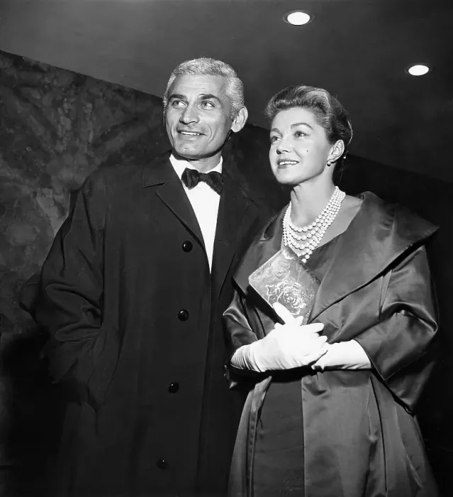 Framed Print : Jeff Chandler and Esther Williams