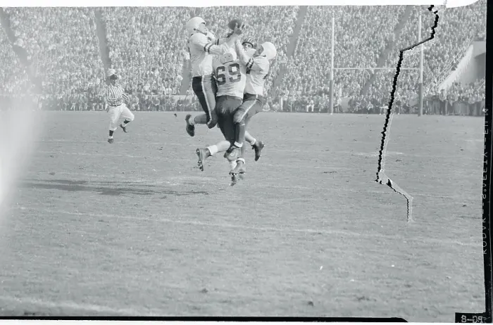 Framed Print : Jerry Gustafson Grabbing a Pass Framed Print : Jerry Gustafson Grabbing a Pass