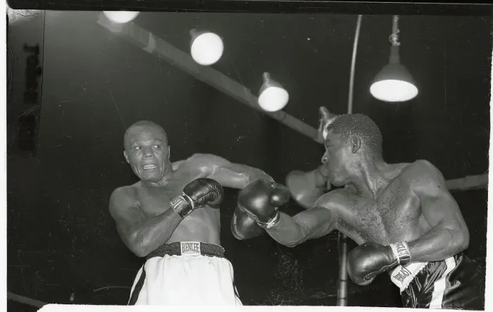 Framed Print : Jersey Joe Walcott Boxing Ezzard Charles for a Win Framed Print : Jersey Joe Walcott Boxing Ezzard Charles for a Win
