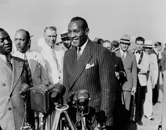 Framed Print : Jesse Owens Framed Print : Jesse Owens