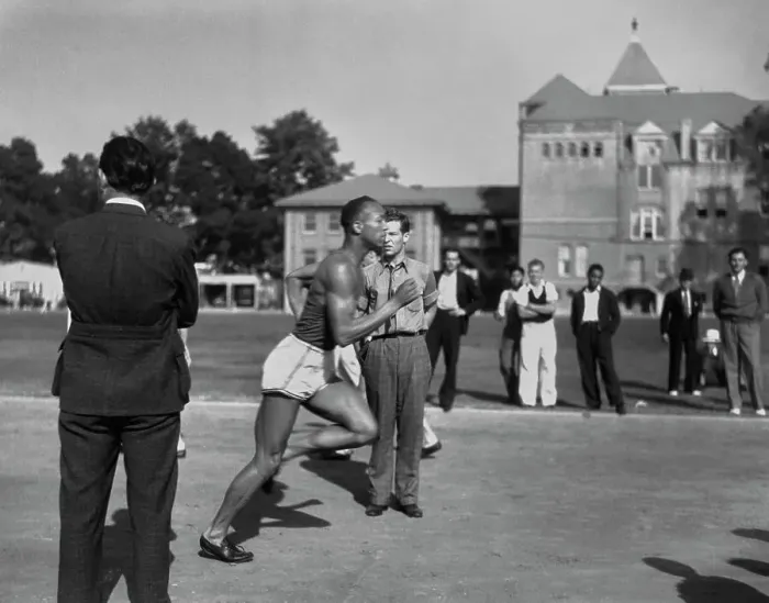 Framed Print : Jesse Owens Framed Print : Jesse Owens