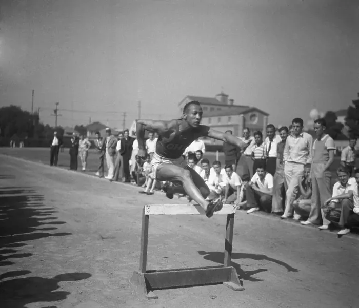 Framed Print : Jesse Owens Framed Print : Jesse Owens
