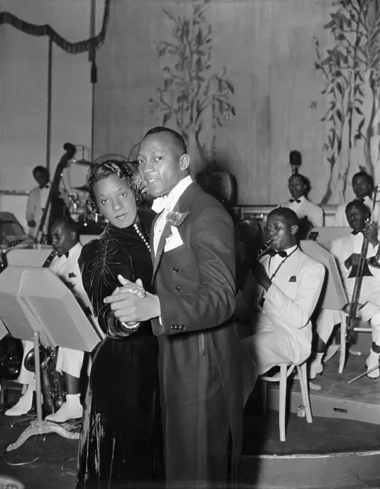 Framed Print : Jesse Owens Dancing with his Wife Framed Print : Jesse Owens Dancing with his Wife