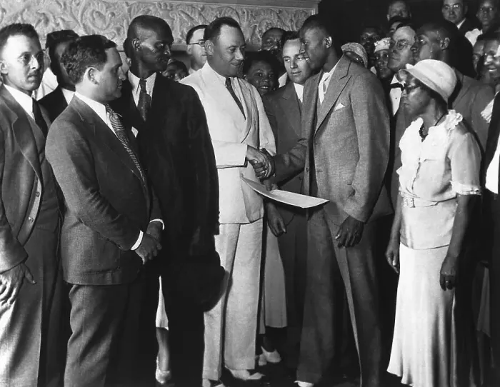 Framed Print : Jesse Owens Receiving Honor From Mayor Framed Print : Jesse Owens Receiving Honor From Mayor
