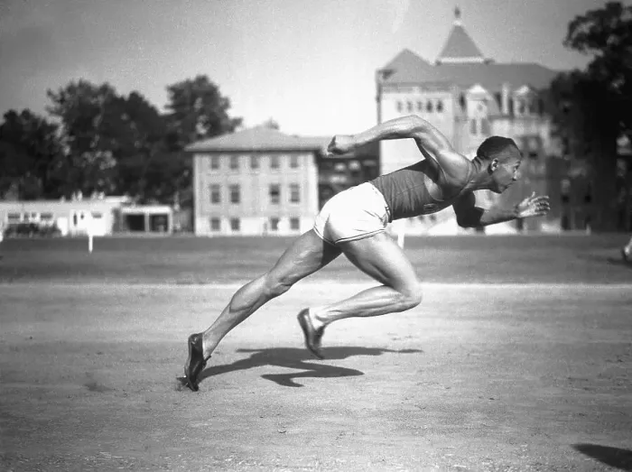 Framed Print : Jesse Owens Running a Sprint