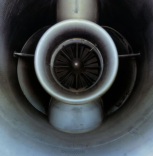 Jet airplane engine