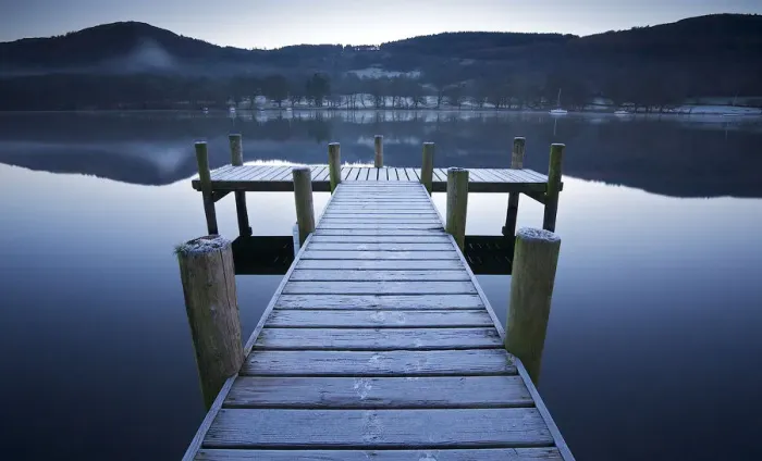 Framed Print : Jetty on lake windermere on frosty Morning