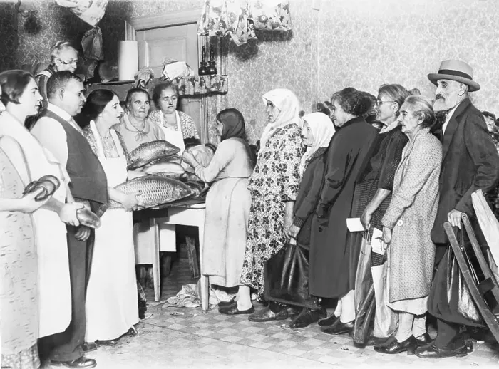 Framed Print : Jewish People Give Out Food