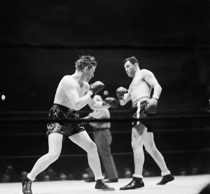 Framed Print : Jim Braddock Boxing Against Tommy Farr Framed Print : Jim Braddock Boxing Against Tommy Farr