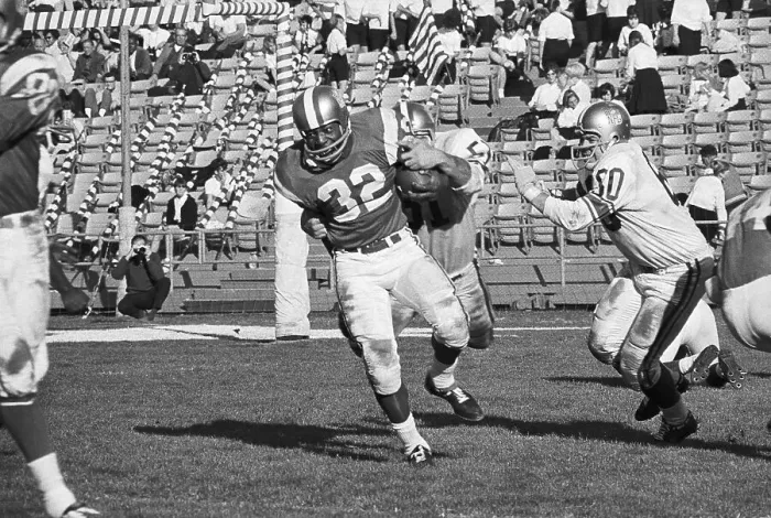 Framed Print : Jim Brown Running with Football Framed Print : Jim Brown Running with Football