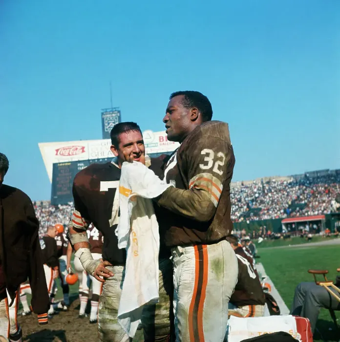 Framed Print : Jim Brown Talking to Dick Schafath Framed Print : Jim Brown Talking to Dick Schafath