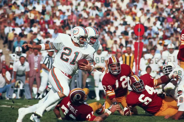 Framed Print : Jim Kiick Running with the Ball Framed Print : Jim Kiick Running with the Ball