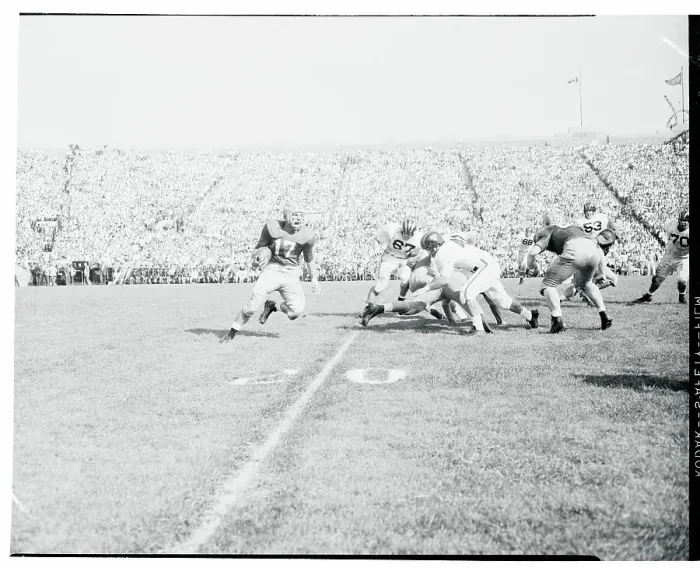 Framed Print : Jim Morse Running With the Football