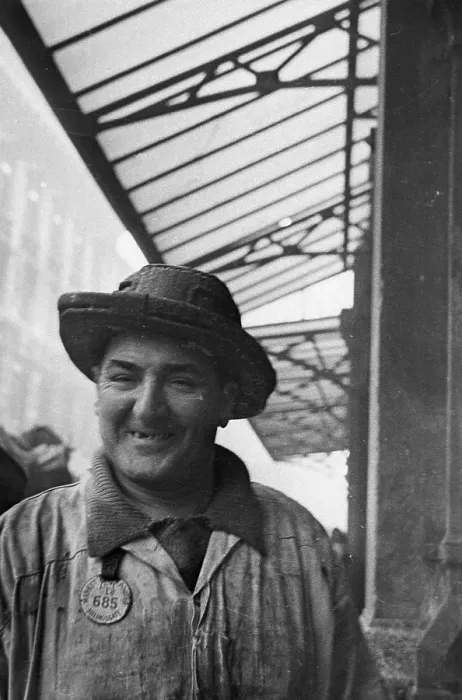 Framed Print : Jim Smart. 22nd April 1939: Jim Smart, a porter at Billingsgate fish market in London Framed Print : Jim Smart. 22nd April 1939: Jim Smart, a porter at Billingsgate fish market in London