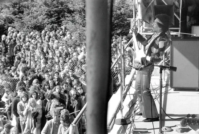 Framed Print : Jimi Hendrix Plays His Last Concert Framed Print : Jimi Hendrix Plays His Last Concert