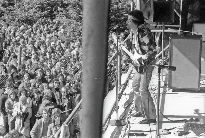 Framed Print : Jimi Hendrix Plays His Last Concert Framed Print : Jimi Hendrix Plays His Last Concert