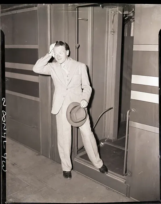 Framed Print : Jimmy Cagney Stepping Off Train