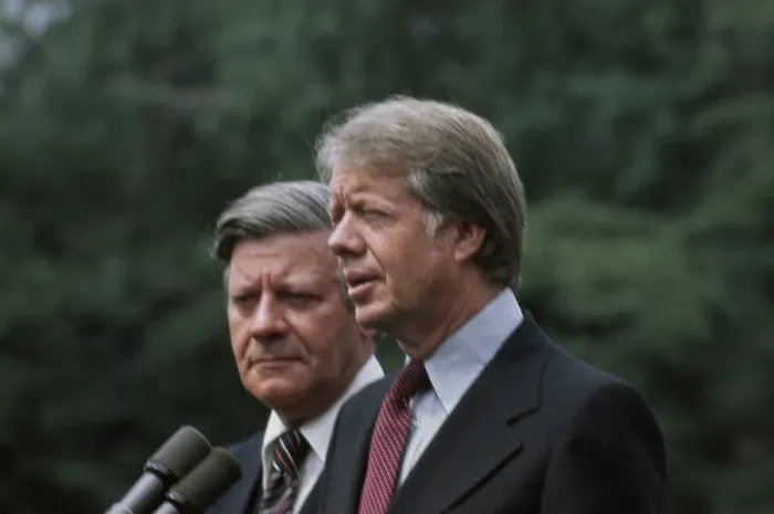 Framed Print : Jimmy Carter And Helmut Schmidt Framed Print : Jimmy Carter And Helmut Schmidt