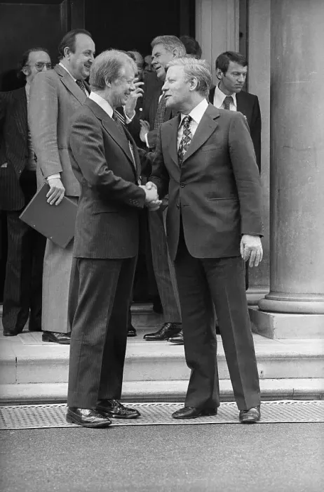 Framed Print : Jimmy Carter and Helmut Schmidt Shaking Hands Framed Print : Jimmy Carter and Helmut Schmidt Shaking Hands