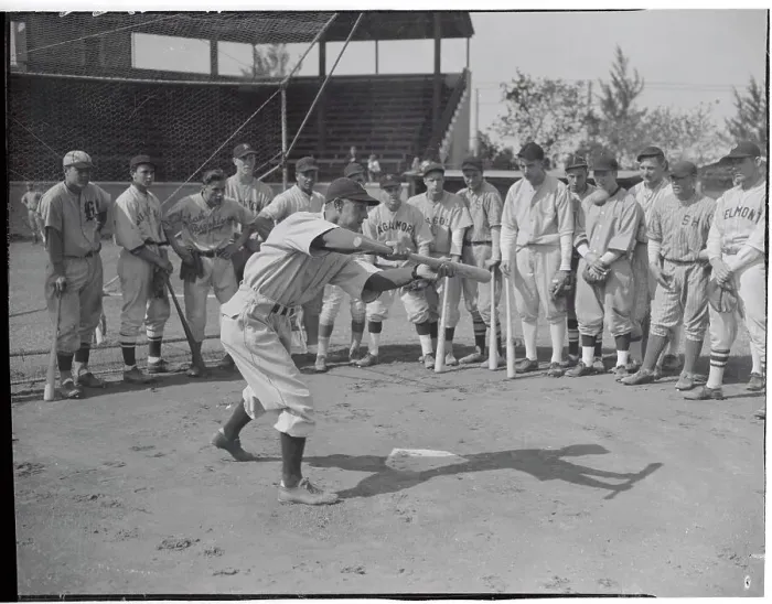 Framed Print : Jo Jo White Giving Batting Lesson Framed Print : Jo Jo White Giving Batting Lesson