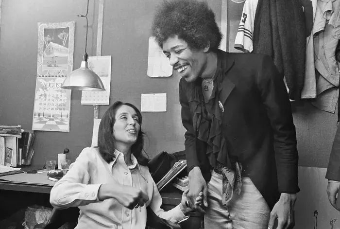 Framed Print : Joan Baez And Jimi Hendrix Chatting Framed Print : Joan Baez And Jimi Hendrix Chatting