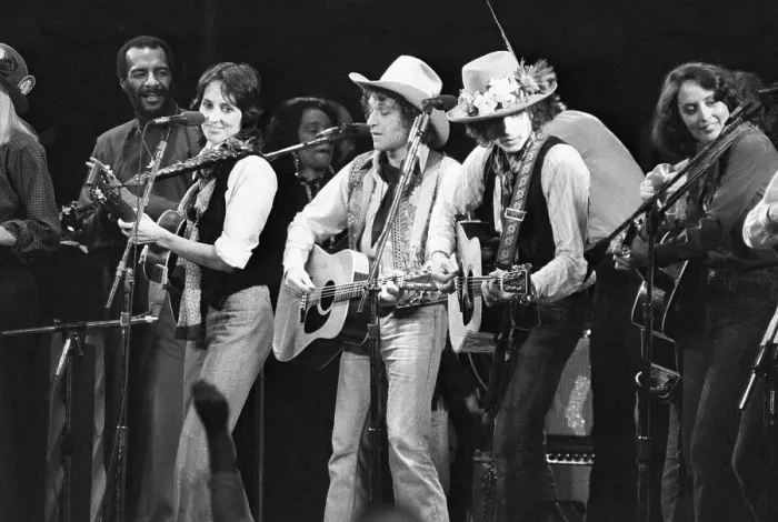 Framed Print : Joan Baez, Ramblin Jack Elliott, and Bob Dylan Performing Framed Print : Joan Baez, Ramblin Jack Elliott, and Bob Dylan Performing
