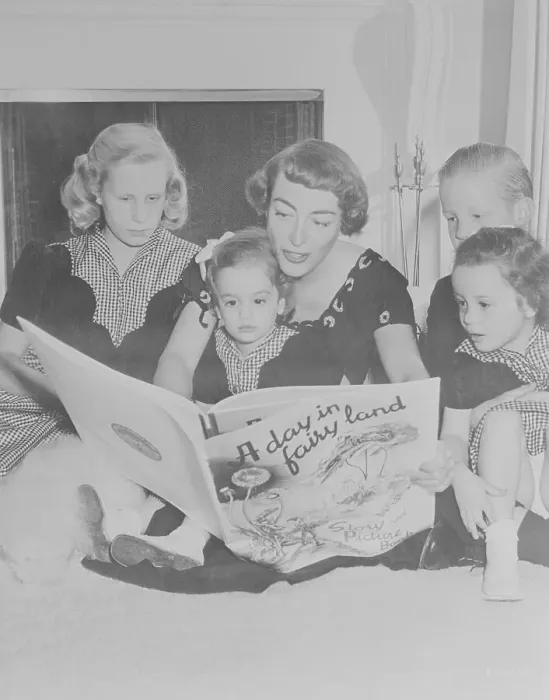 Framed Print : Joan Crawford Reading to Her Children Framed Print : Joan Crawford Reading to Her Children