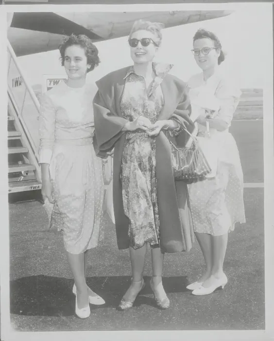 Framed Print : Joan Crawford with Twin Daughters Framed Print : Joan Crawford with Twin Daughters