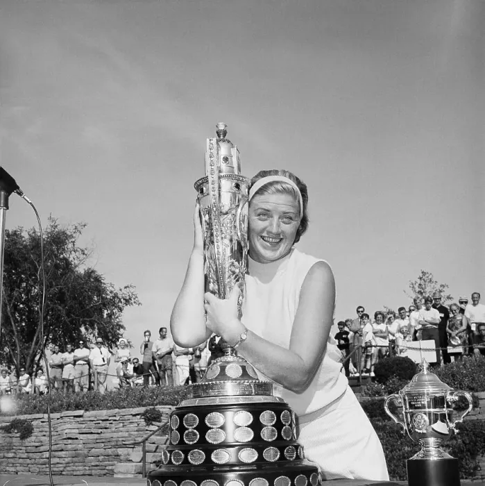 Framed Print : Joanne Carner Hugging Her Trophy Framed Print : Joanne Carner Hugging Her Trophy