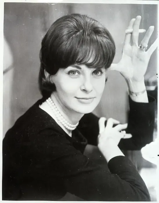 Framed Print : Joanne Woodward in Brunette Wig Framed Print : Joanne Woodward in Brunette Wig