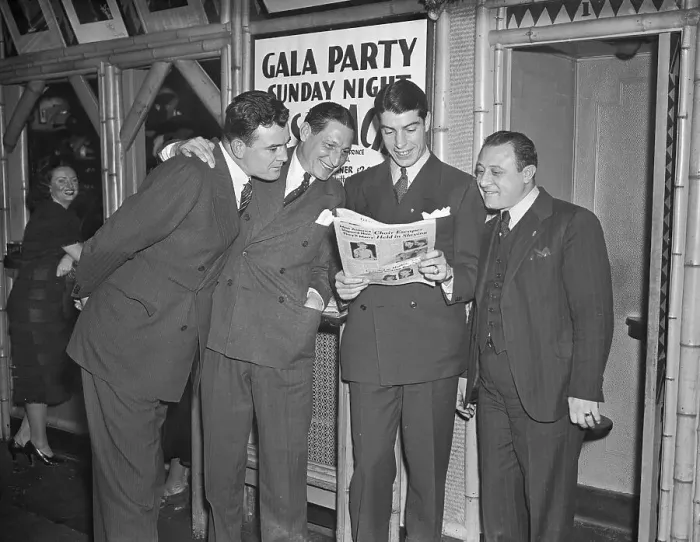 Framed Print : Joe DiMaggio and Friends Reading Winchell Article Framed Print : Joe DiMaggio and Friends Reading Winchell Article